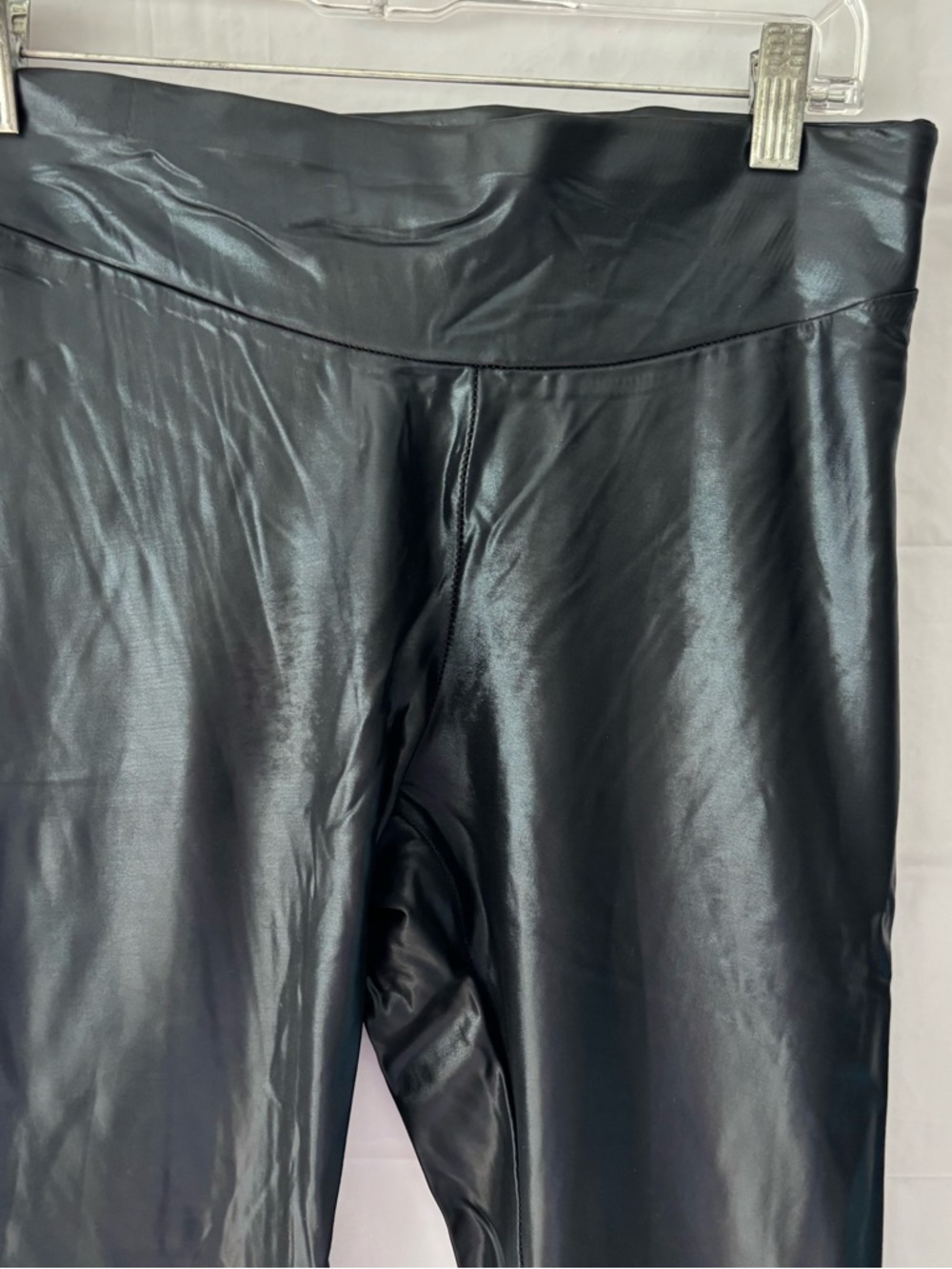 NWOT Hue Black shiny Coated Cigarette Vegan Leather High Waist Leggings SZ L - Picture 5 of 14